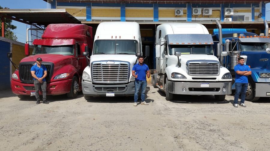 Equipo y flota de AlexMart Shipping en Honduras